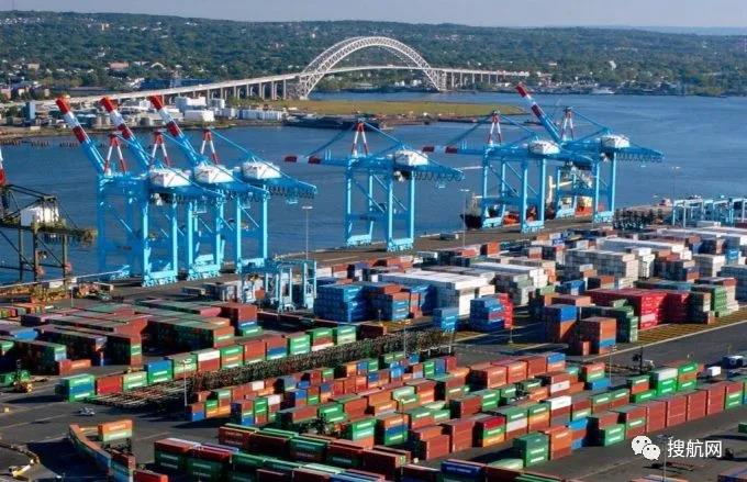 Paquistão anuncia 50% de redução nas taxas portuárias
