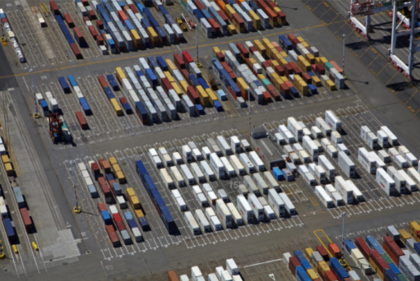 Porto de Jeddah bate novo recorde de contêineres em outubro