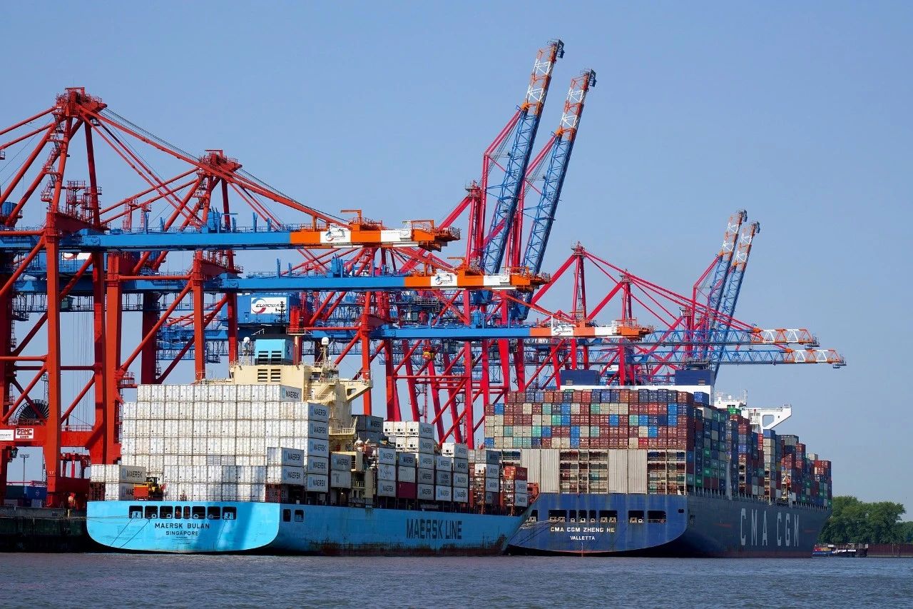 Il volume del trasporto intermodale portuale di container su rotaia e via acqua è aumentato del 14,7% su base annua