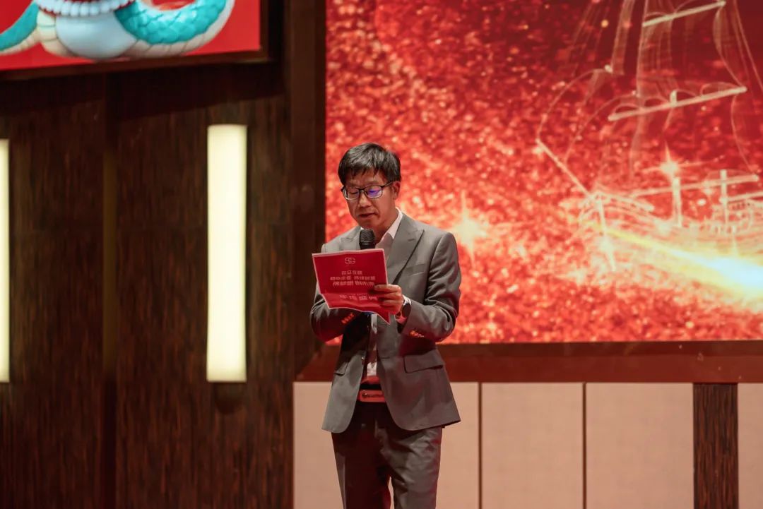 Sunny Group Xu Sinity: Warm Words illumina 2025 strade in avanti