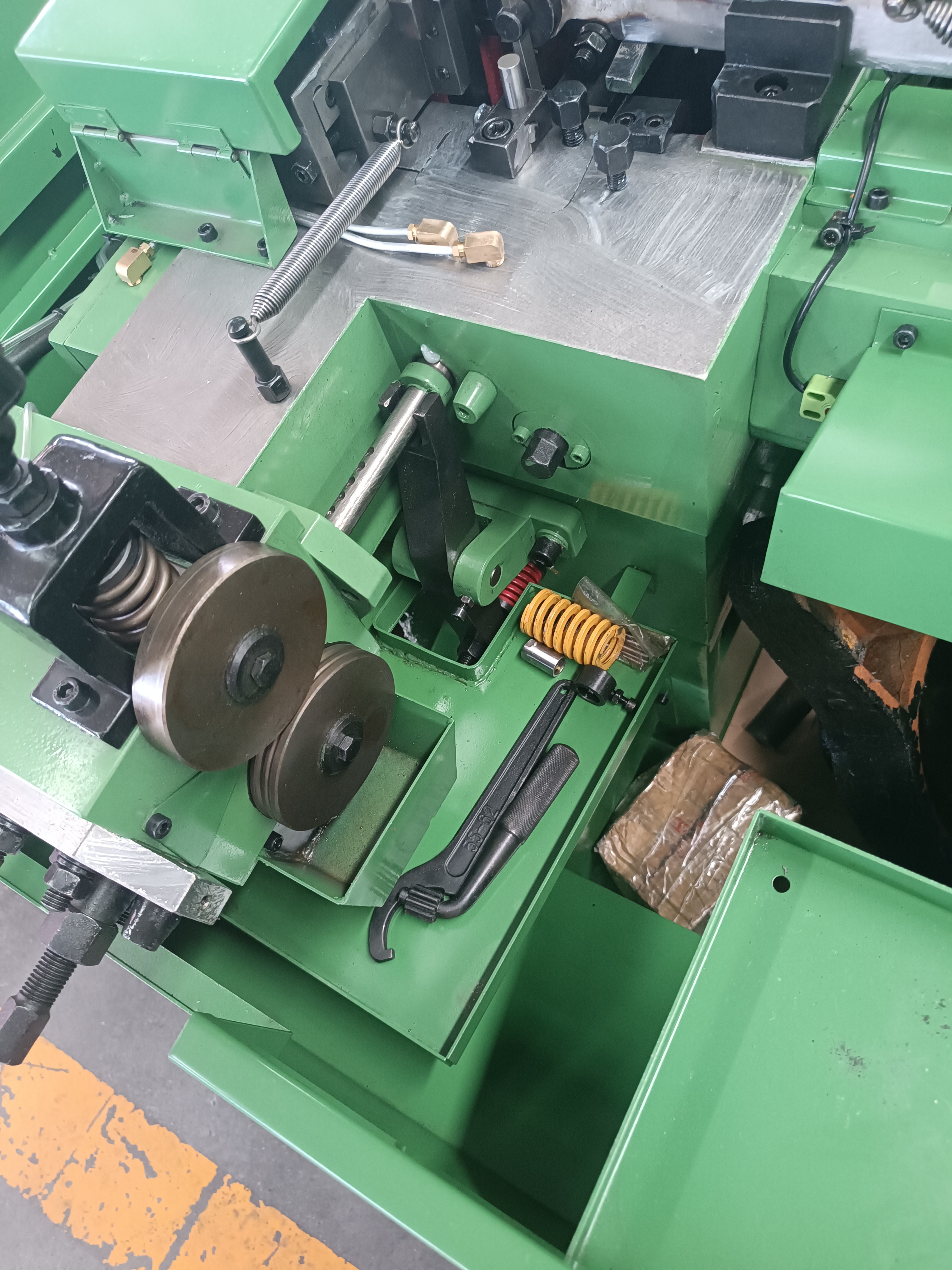 Hot popular cold heading machine cold forging machine screw making machine