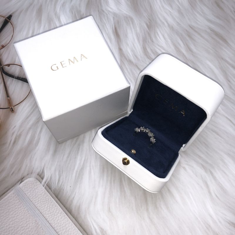 Elegant pure white pu leather diamond ring jewelry custom packaging box