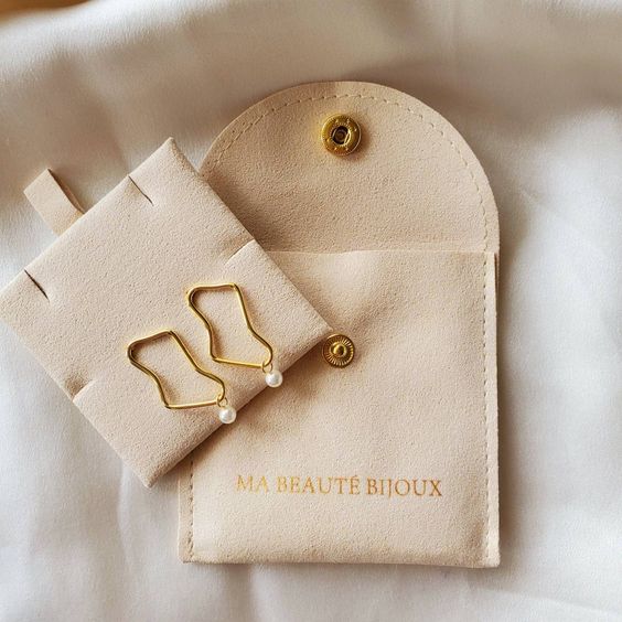 Custom microfiber flap jewelry pouch bag with custom logo  gift pouch