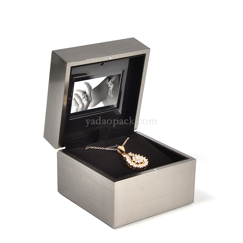 High-tech luxury stainless steel jewelry ring bracelet box with a LCD supplier