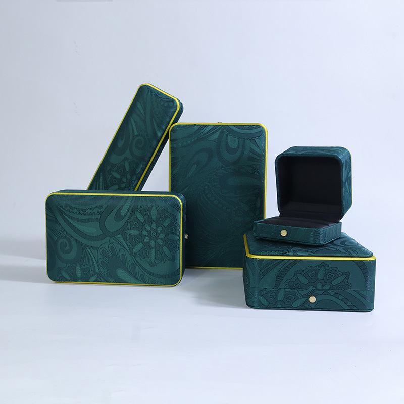 High-ed New design Custom high quality green silk box set  for jewelry packaging