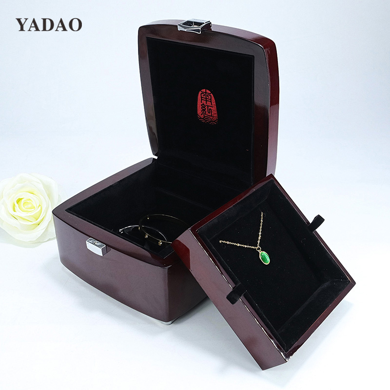 New design wooden pendant box red wooden inside box with outer papper box