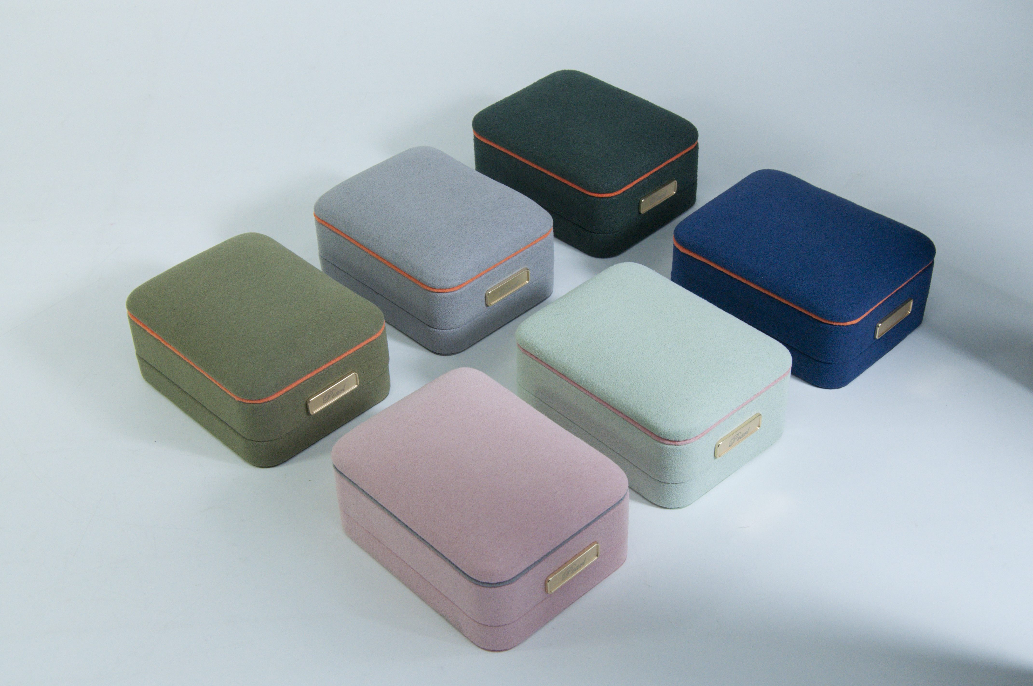 Boîte colorée en microfibre pour bijoux