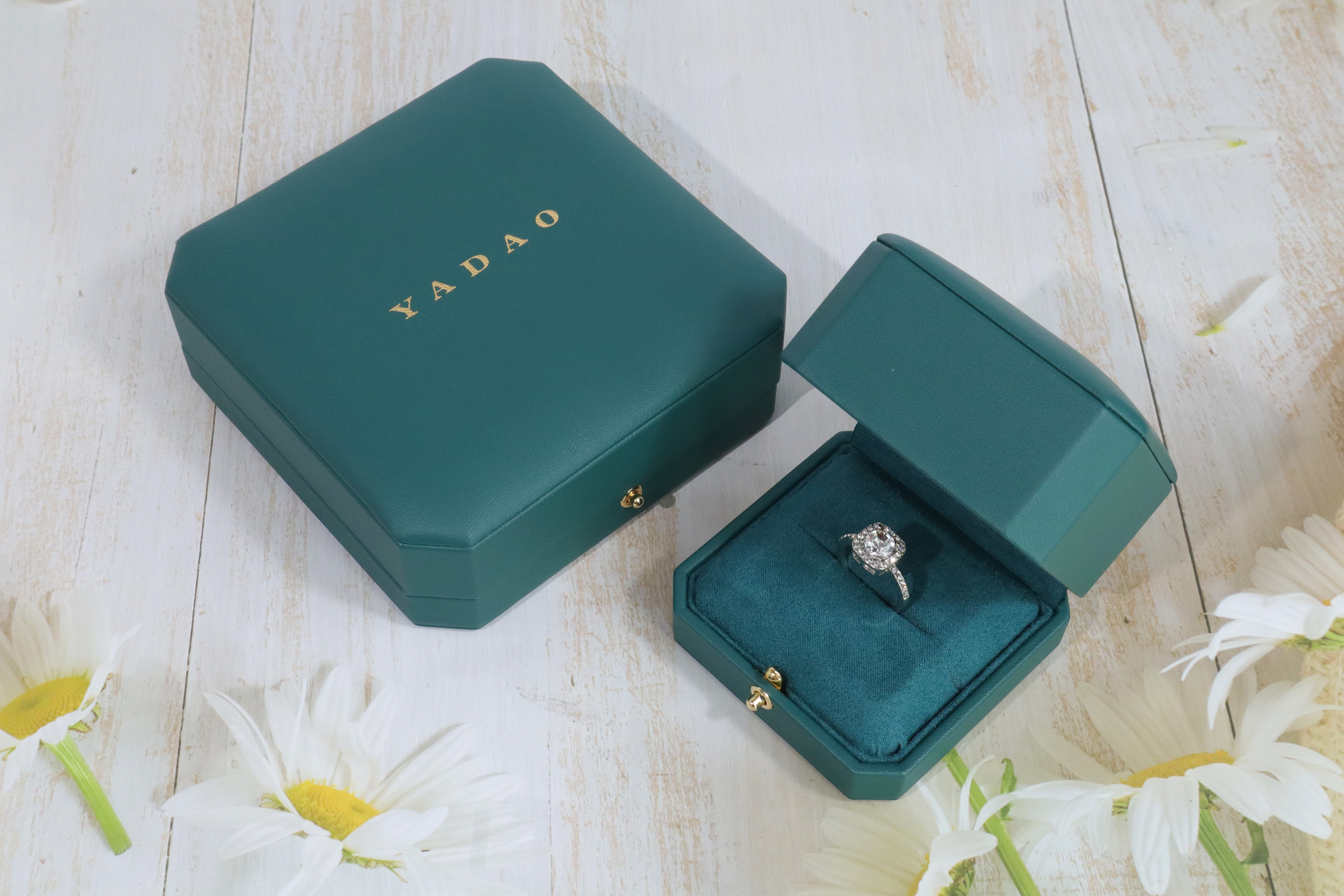 Yadao Factory Customized Jewelry Box Pu leather Box with Outer Paper Box Custom Color Logo Material