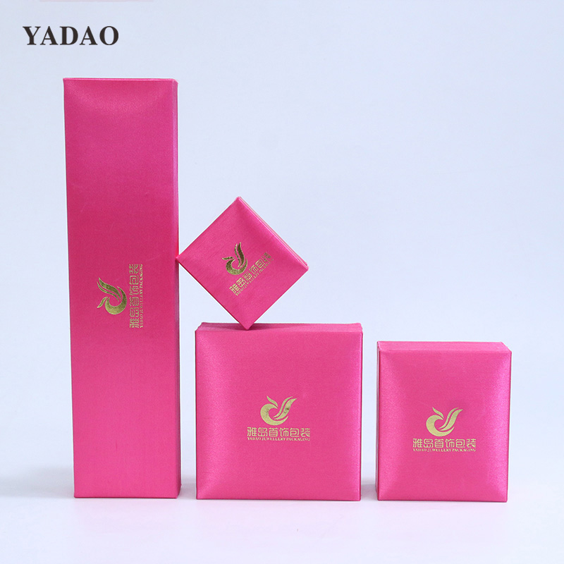 Pink shell with black lining filp style jewelry box Straight edge and right angle design jewel box
