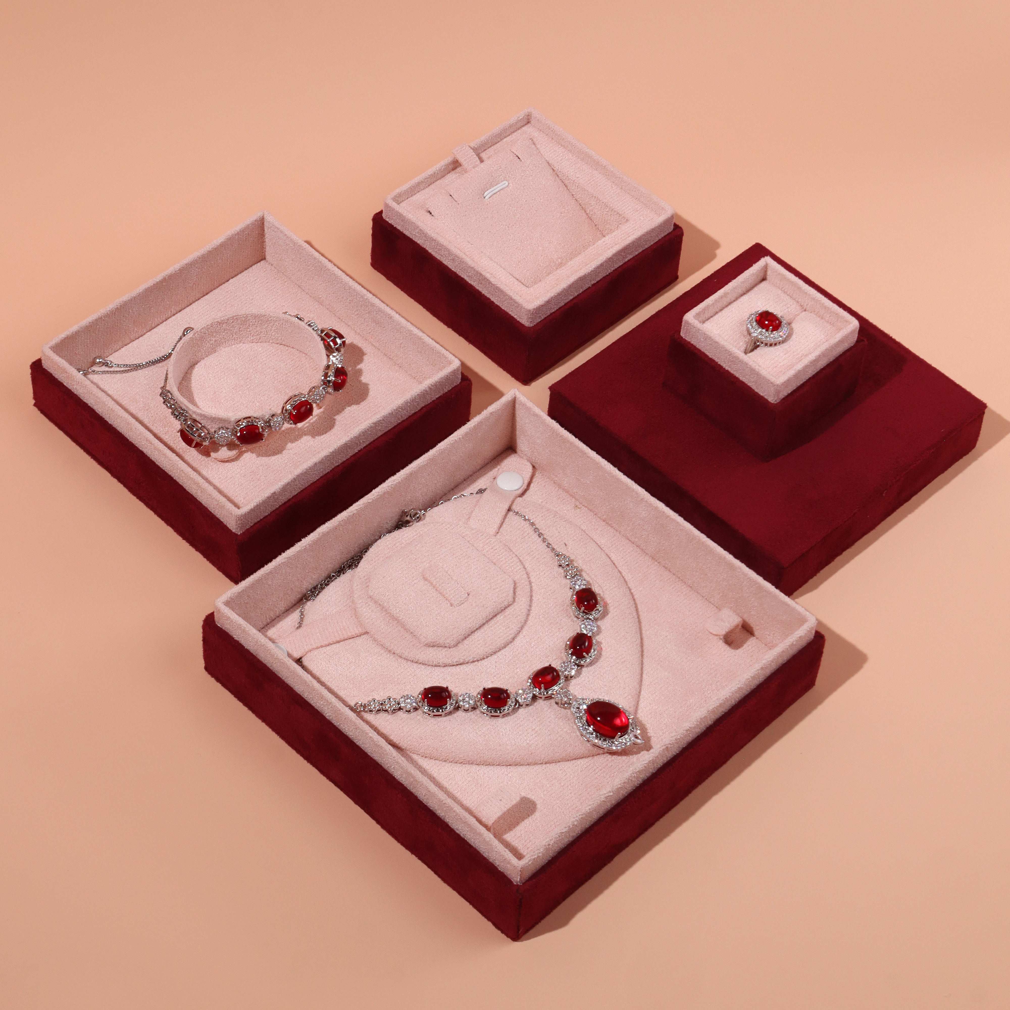 Reka bentuk pembungkusan perhiasan yang tinggi