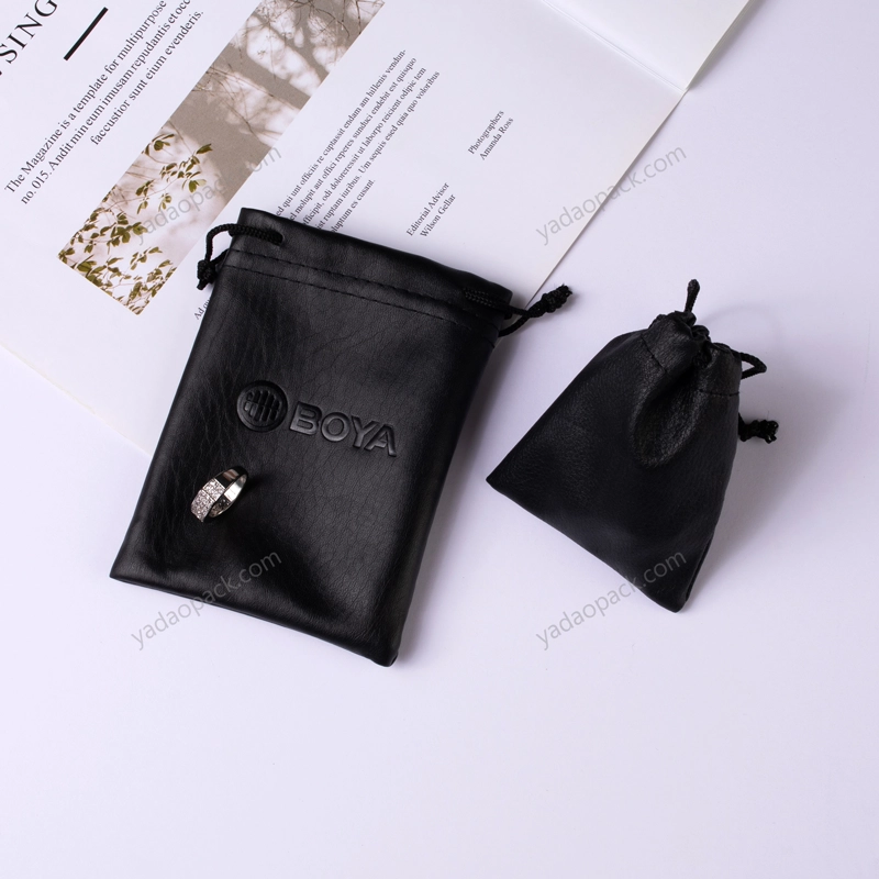 porcelana Yadao Bolsa de lazo personalizada Bolsa de cuero de PU de joyería negra pequeña para embalaje de caja de cuero fabricante