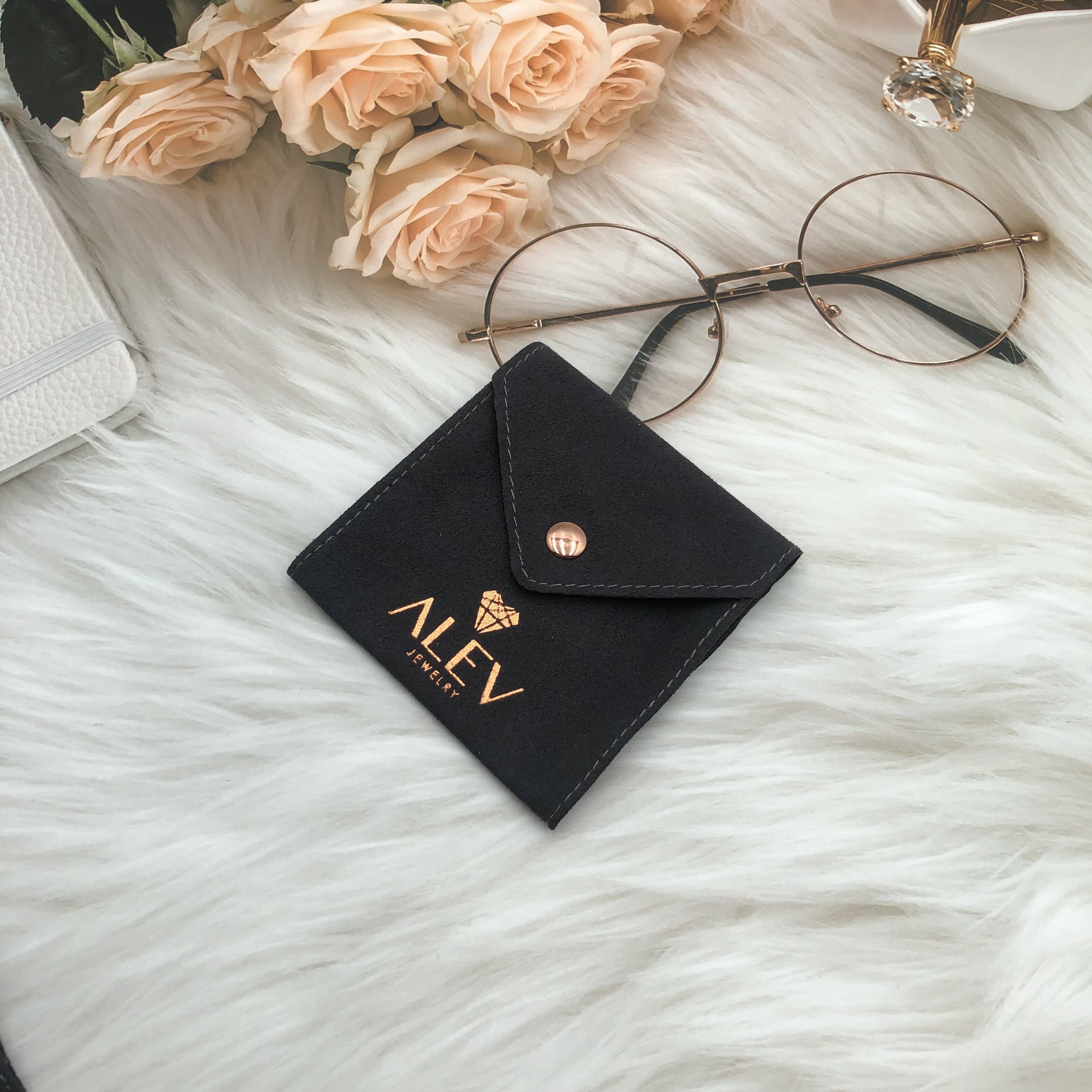 Yaodao wholesale custom printed suede envelope white jewelry pouch and packaging gift bag with button