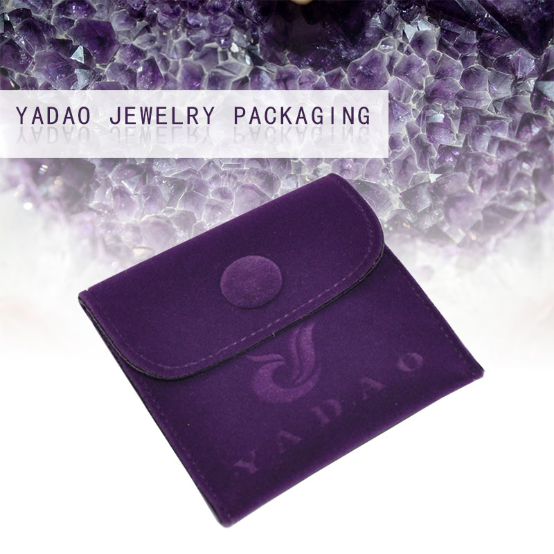 مشاركة المنتج | الحقيبة الأرجواني المخملية