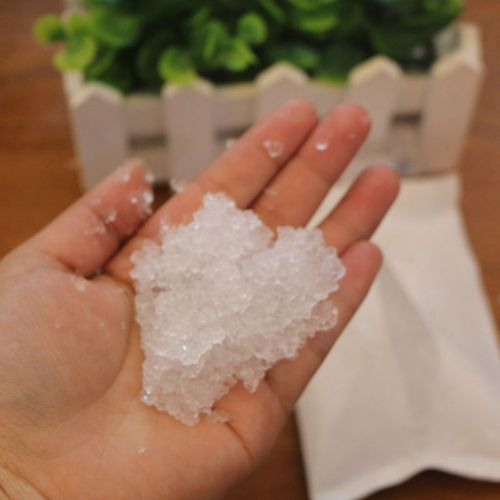 Bolsas de hielo hechas de resina polimérica absorbente de agua: una nueva opción conveniente y respetuosa con el medio ambiente para el almacenamiento en frío
