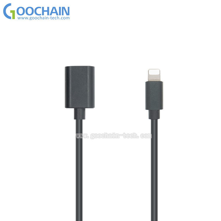 ¿Cuál es el propósito y la función de un cable de extensión lightning macho a lightning hembra?