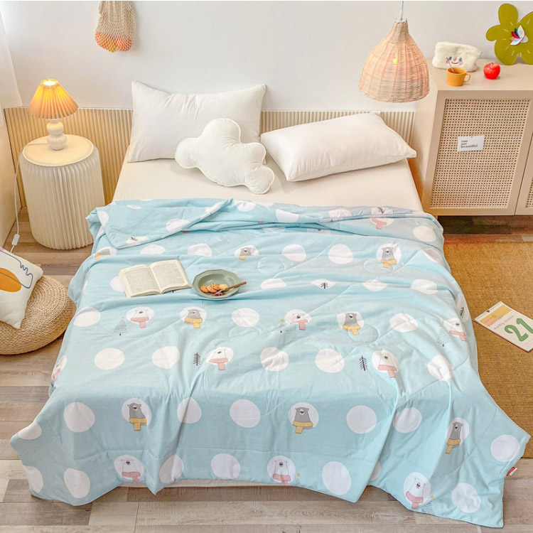 চীন Microfiber Bedding Bed Quilts Polyester Coverlet China Luxury Quilts Wholesale নির্মাতা