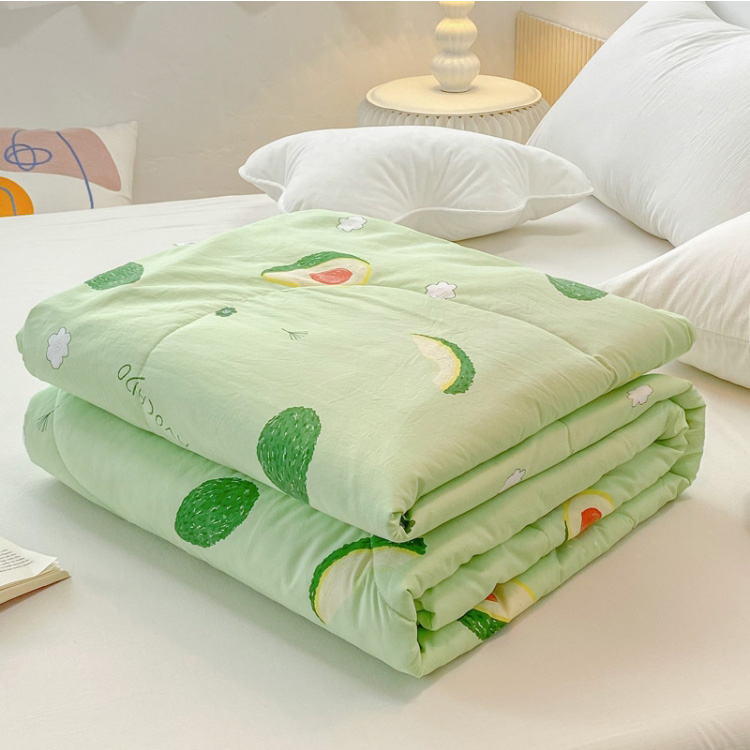 China Cooling Polyester Summer Quilt Thin Soft Cool Blanket For Bed Sleeping China Luxury Quilts Vendor manufacturer