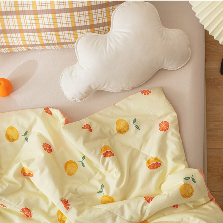 Chine Usine de couette de chambre à coucher de couverture de couettes en polyester d'été de luxe imprimées en gros fabricant