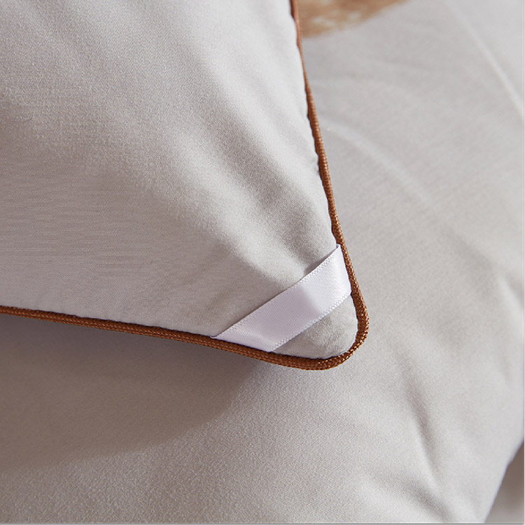 China Hotel Sheep Pattern Wool Filled Comforter Factory manufacturer