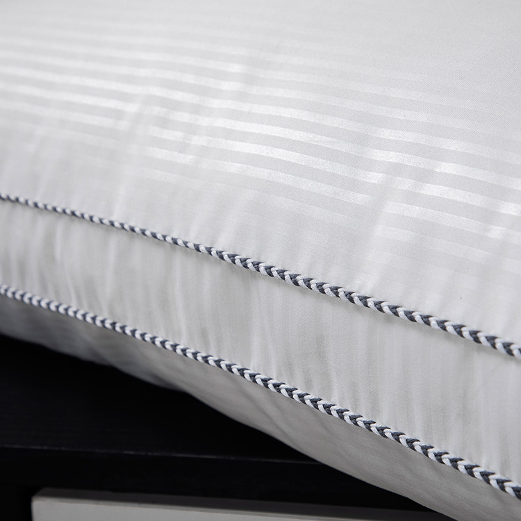 Chine Fabricant d'oreillers de lit carré européen anti-acarien de refroidissement moelleux fabricant
