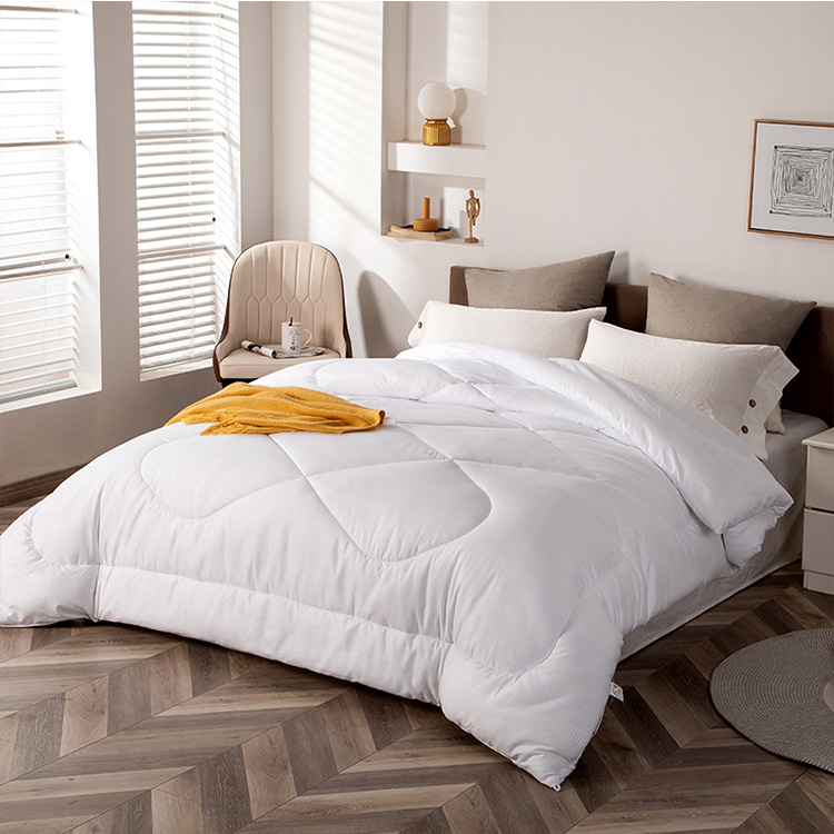 China Weiße Bettdecke, einfarbige Steppbettwäsche, mit Wolle gefüllte Bettdecke, Großhändler Hersteller