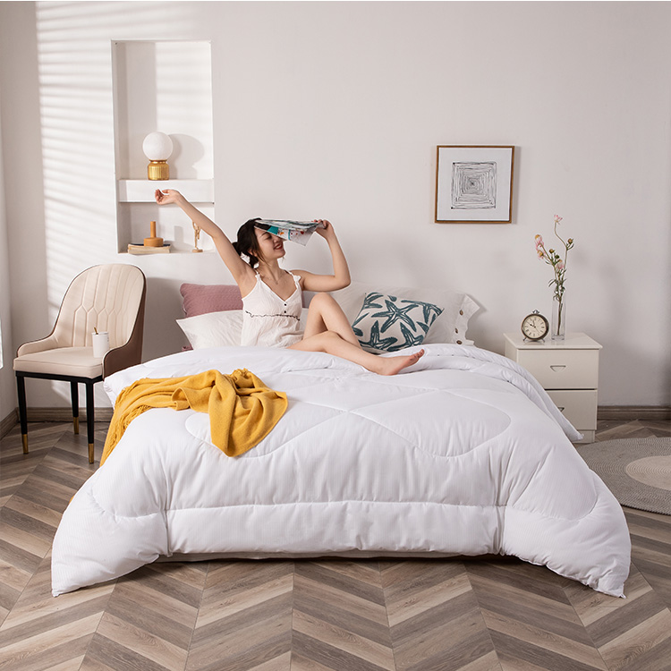 中國 High Standard Hotels Super Soft China Wool Comforter On Sales 製造商