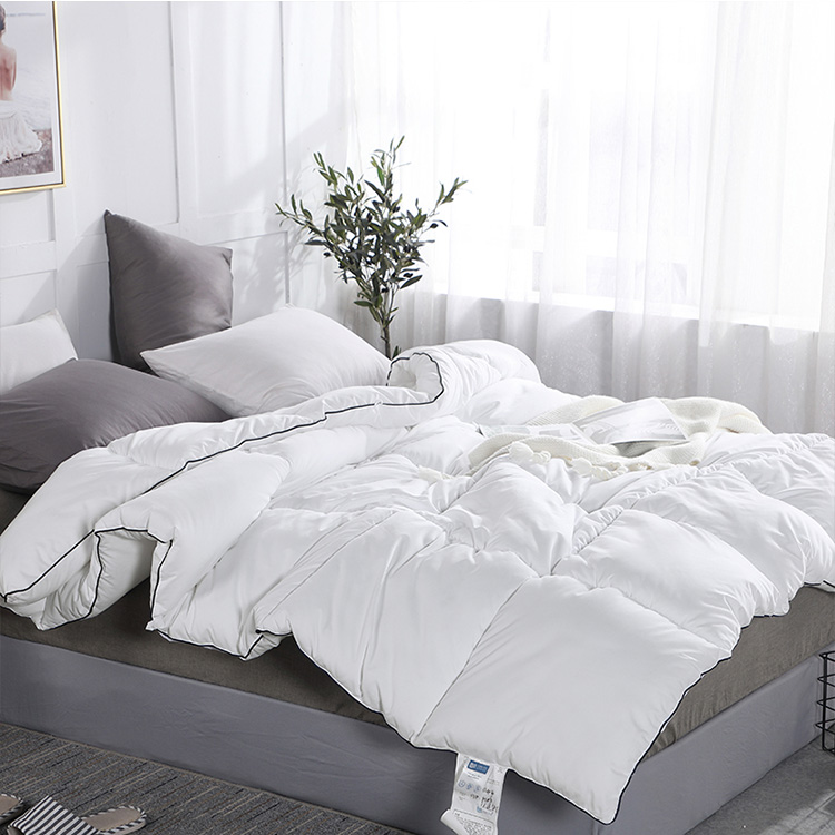 China Cool Like Ice Cream Lightweight Blanket Super Soft Bedding Quilted White Cooling Comforter Factory manufacturer