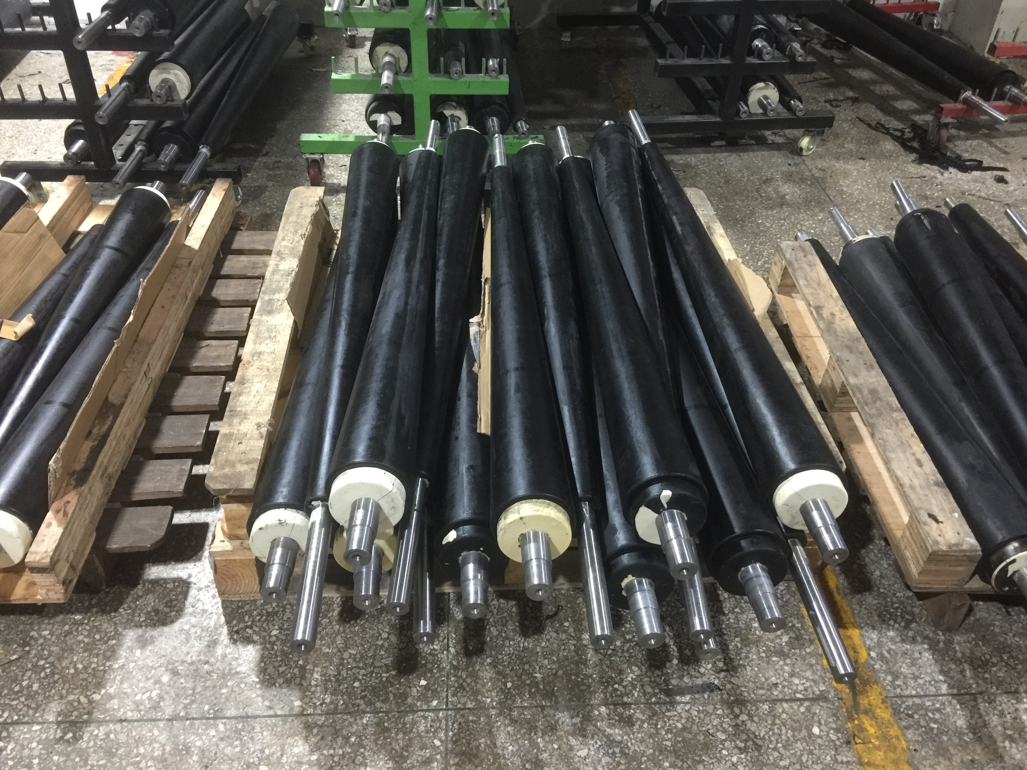 La fábrica modifica el rodillo de pegamento de elastómero maduro de poliuretano para requisitos particulares de fábrica