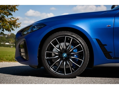 China BASF dan BMW Group menghasilkan salutan automotif daripada bahan mentah boleh diperbaharui pengilang