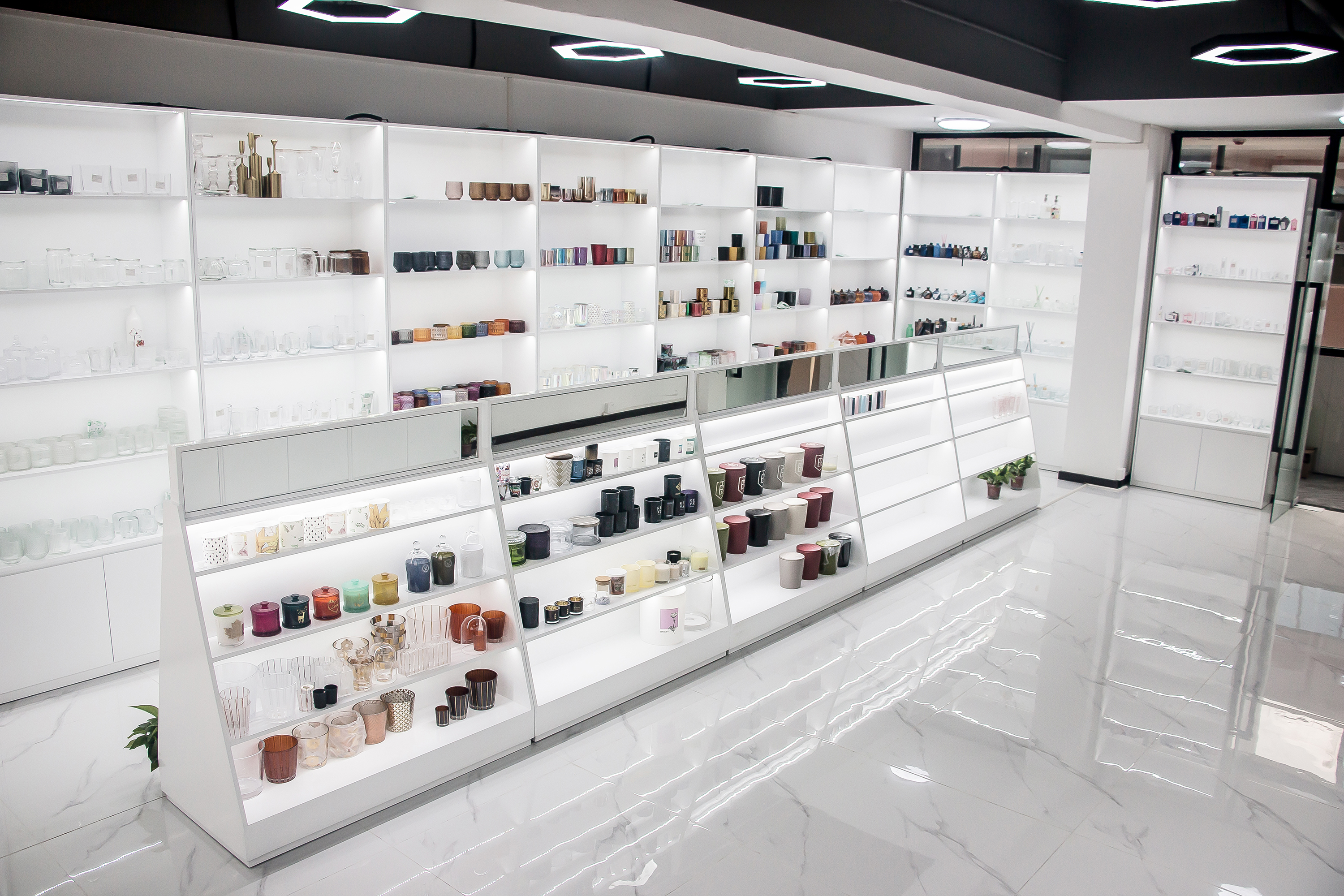150㎡ new showroom