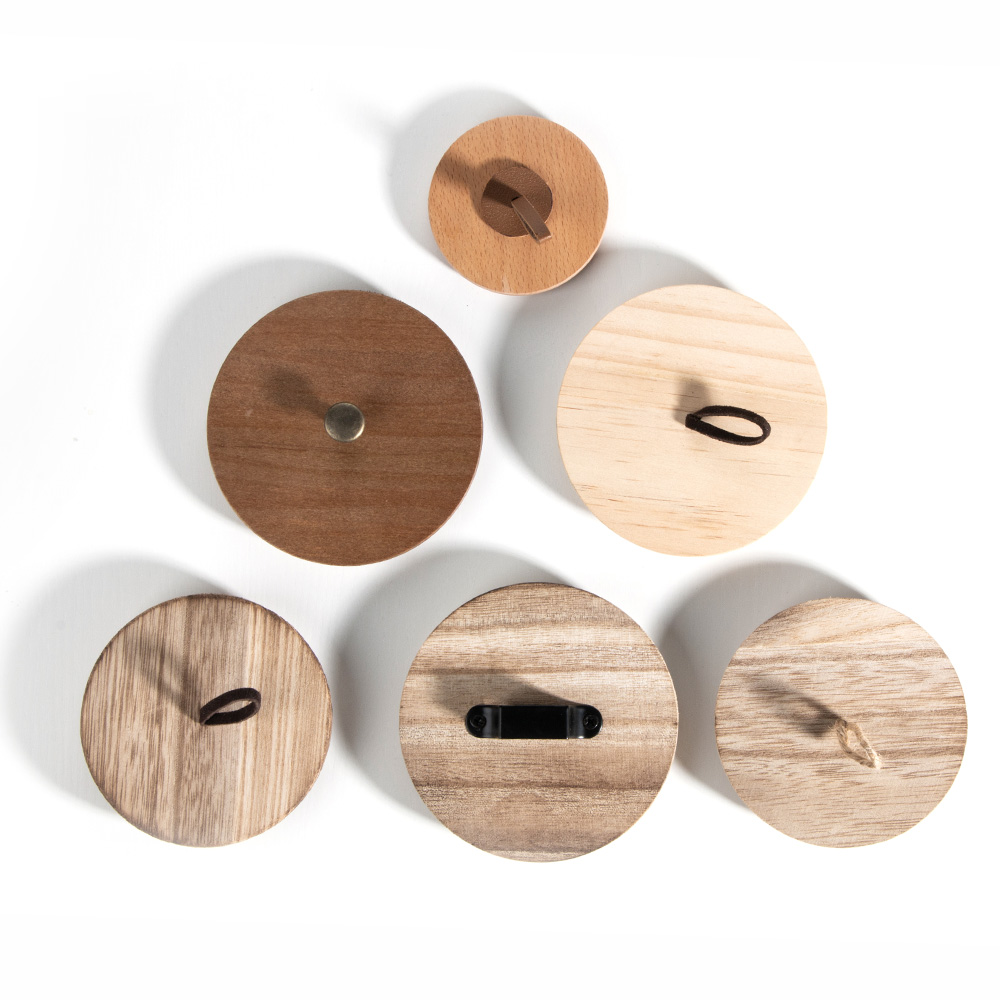 Wood Lid with Different Kinds of Knobs