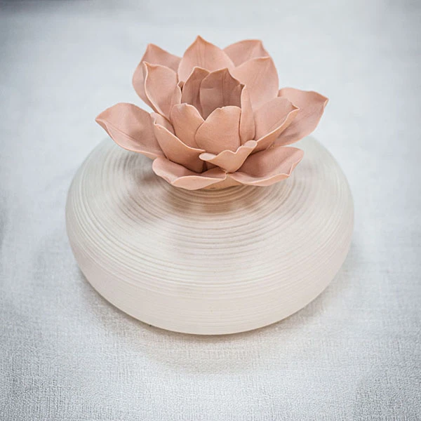 Redefining Glasscraft: Innovative Packaging and Decorative Containers for the Global Market