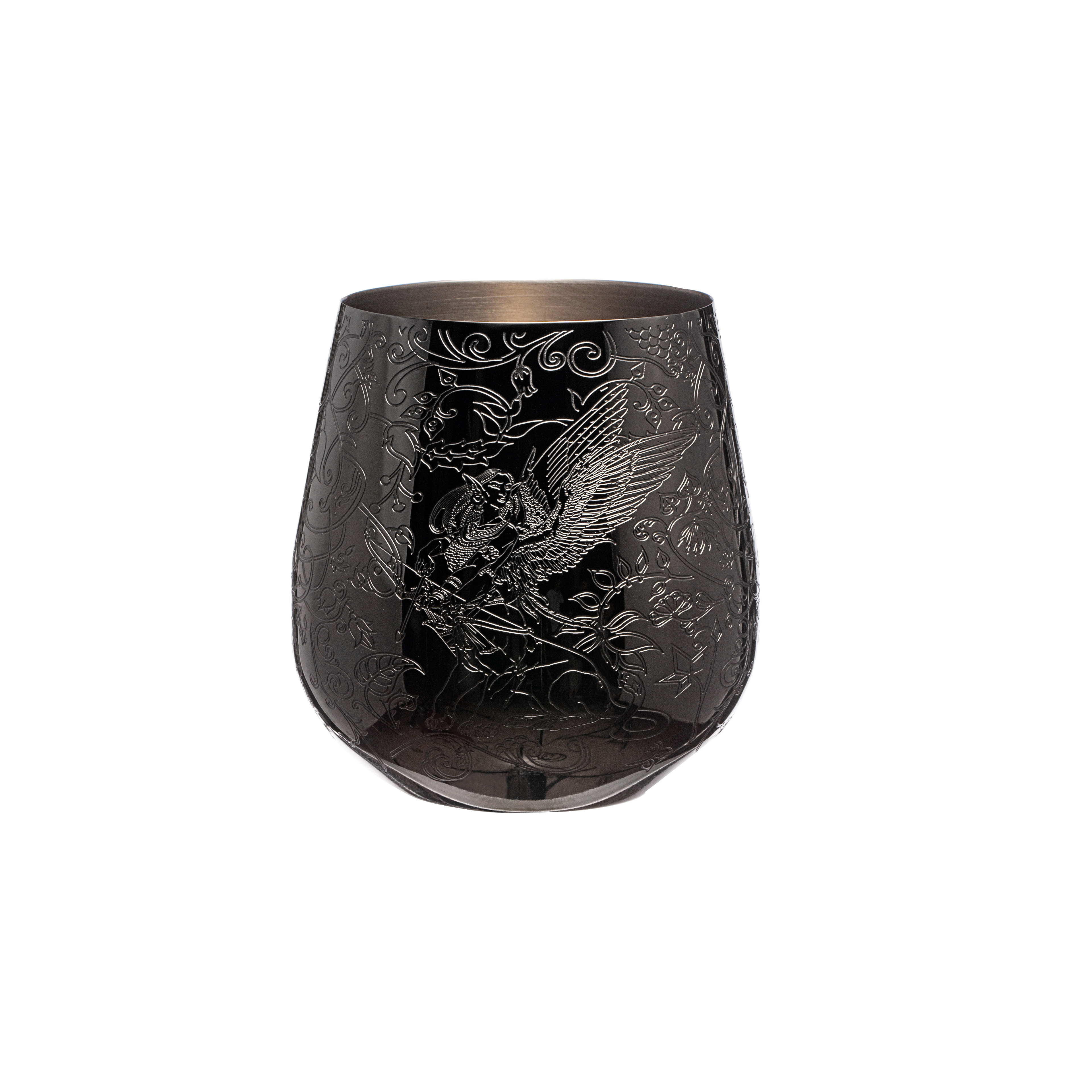 Etched Egg Shaped Wine Glass Showing Taste And Elegance