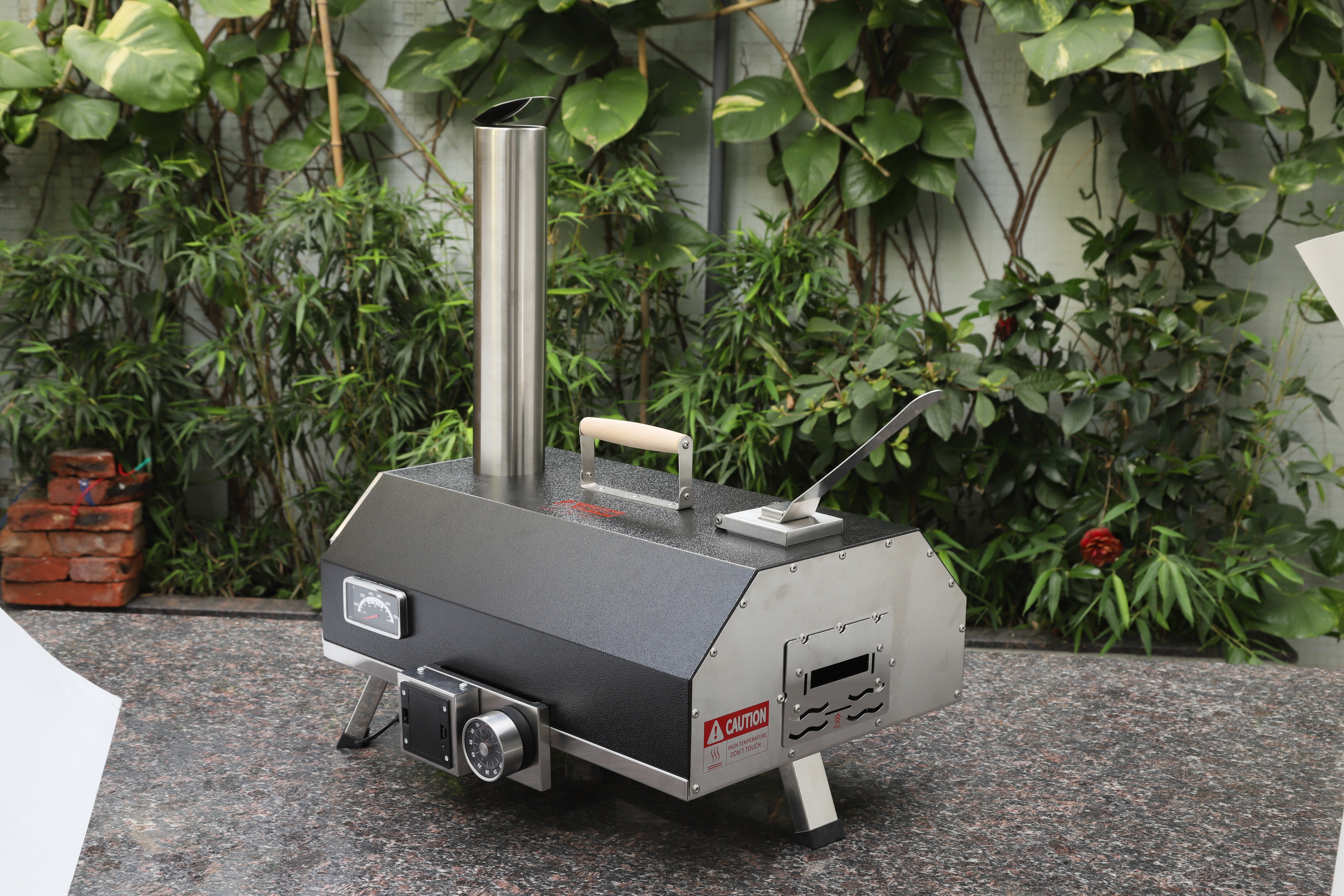Trapezoidal 360° Auto-Rotating Pizza Oven: Redefine Outdoor Baking Technology