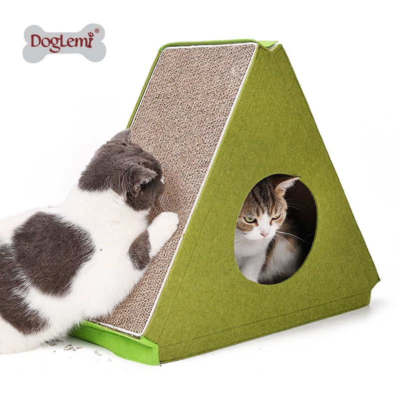 Rascador de gato estable de diseño triangular tridimensional instalado caja de cartón de sisal