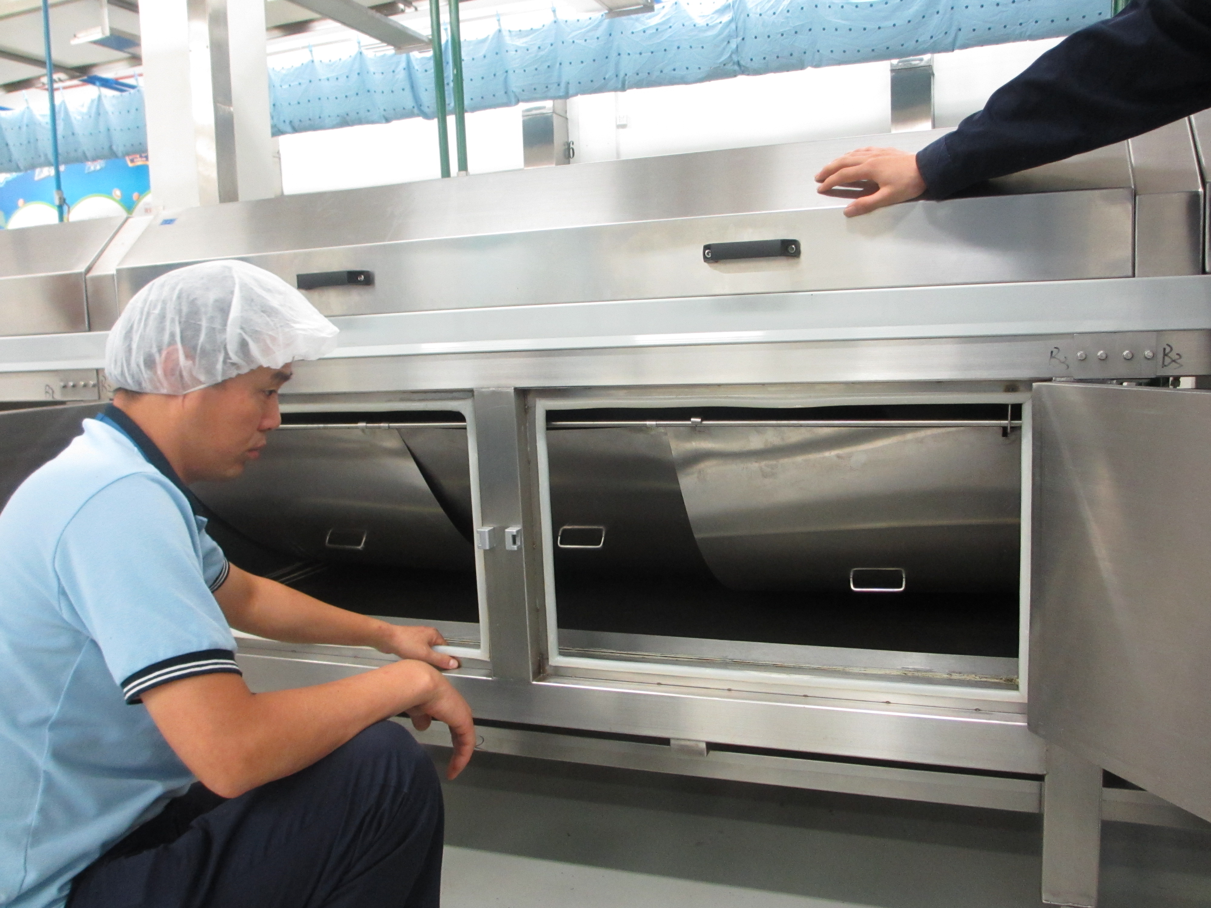 Hot selling cooling tunnel conveyor for chocolate