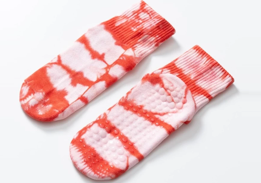 Wholesale Alert: High-Quality Non-Slip Yoga Socks with Moisture Control for Hot Weather