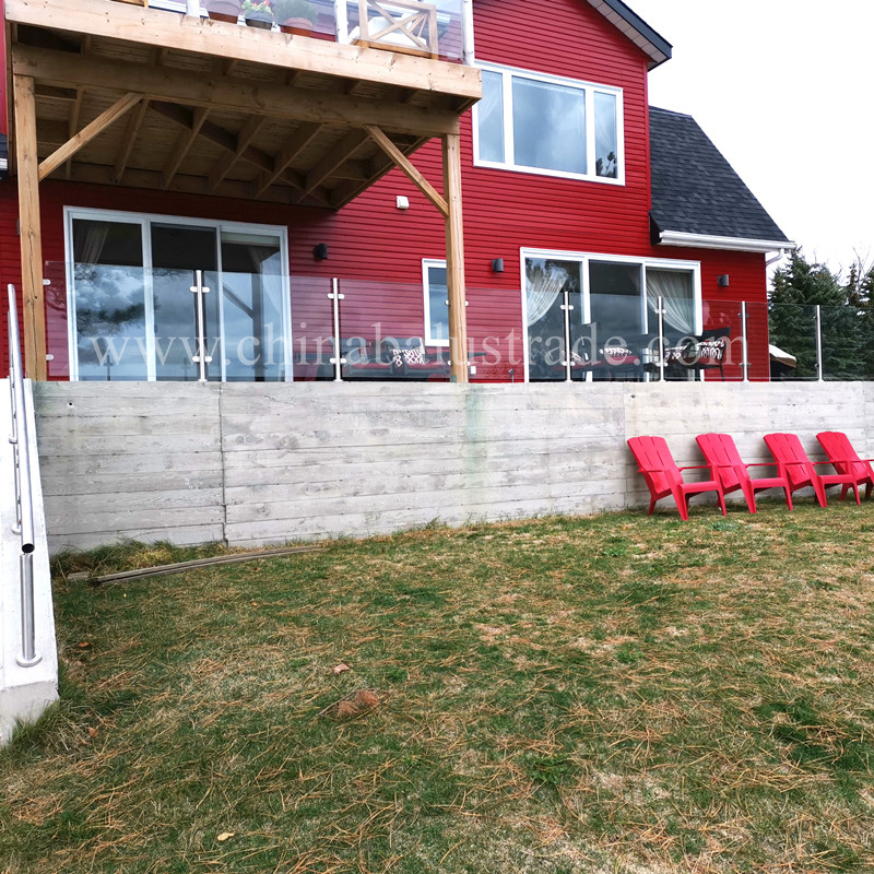 China Latest house glass railing project for canada manufacturer