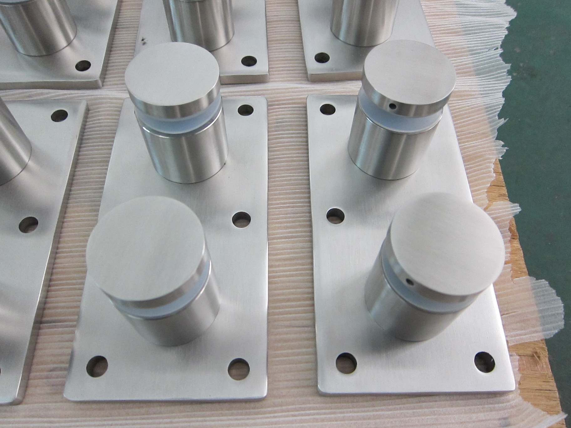 316 Brushed Stainless Steel Standard Glass Rail Double Standoff Fitting with Mounting Plate