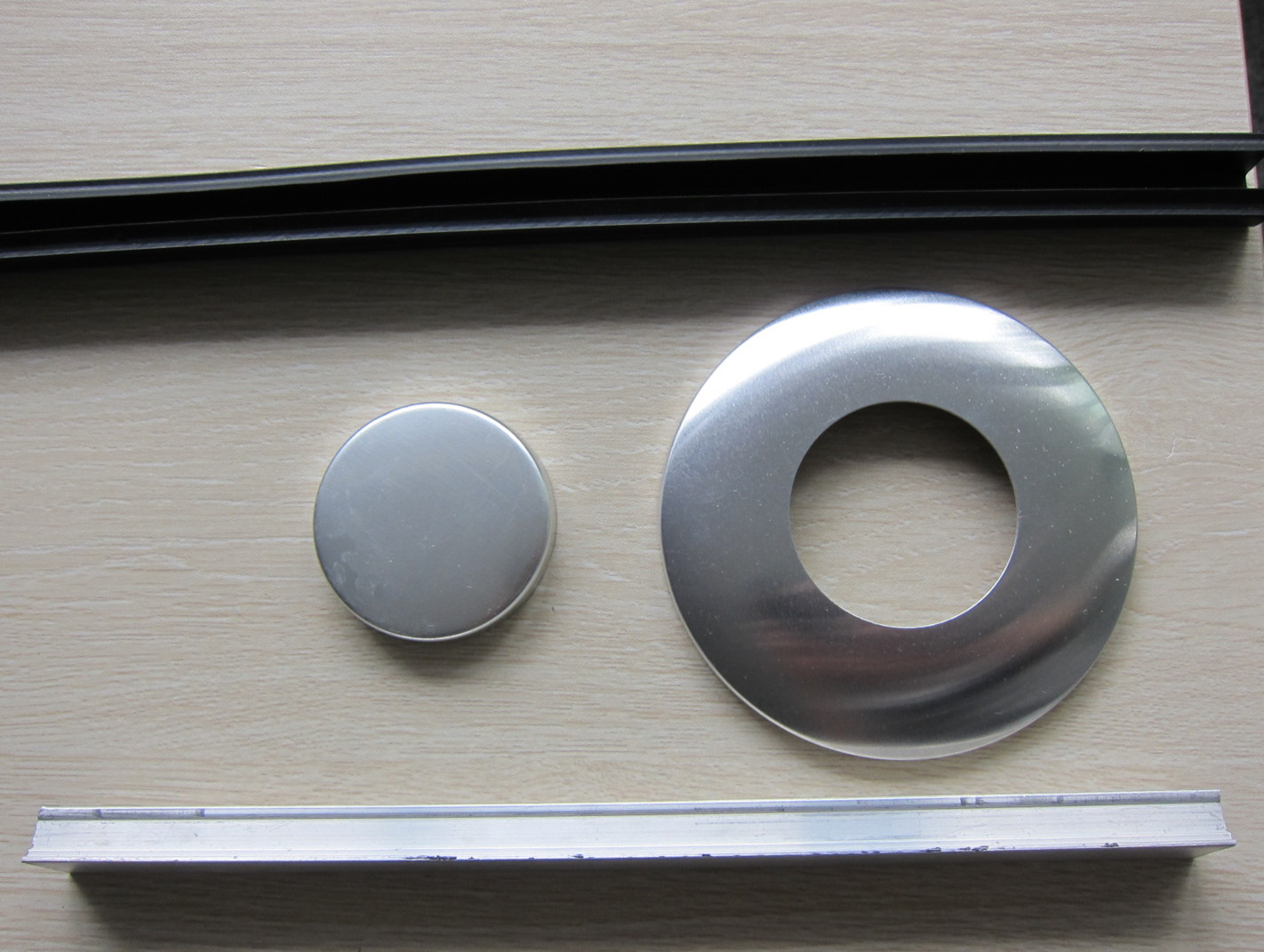 Aluminium profiel eindkap en base cover voor ronde en vierkante 50x50mm aluminium balustrade berichten