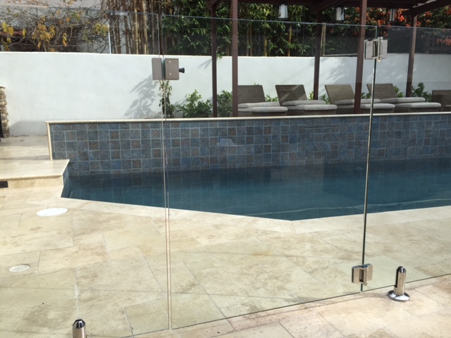 Australiano estándar piscina de esgrima de vidrio sin marco