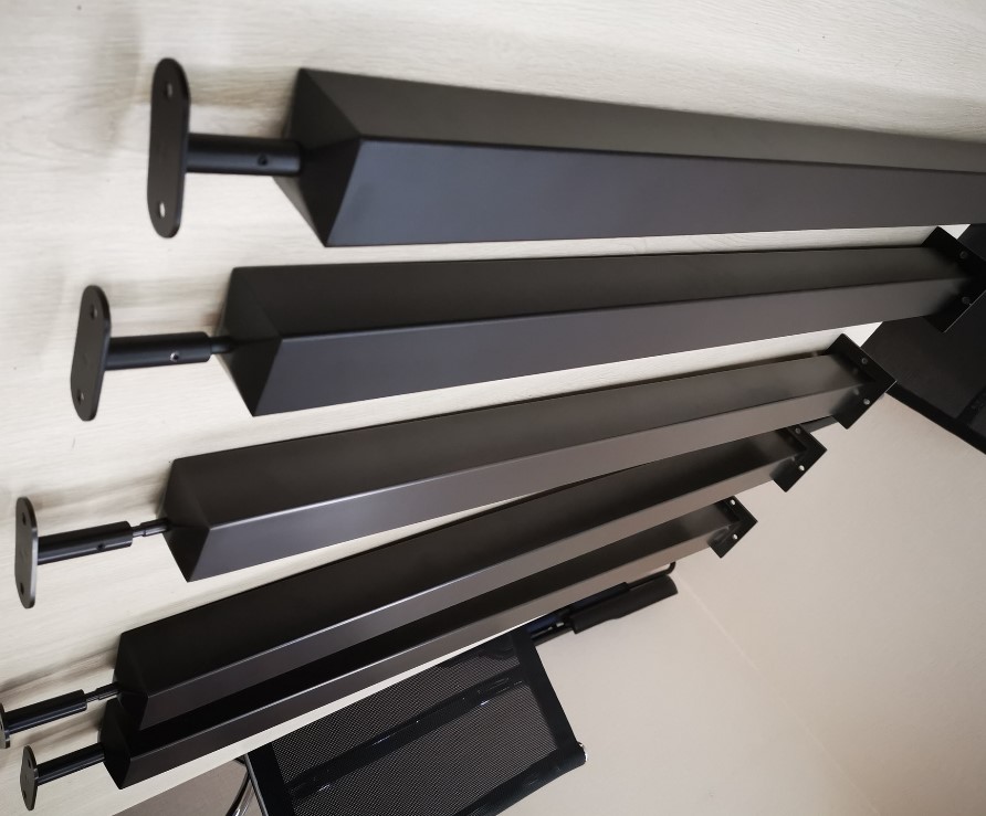Poteau de garde-corps en acier inoxydable noir mat pour garde-corps d'escalier