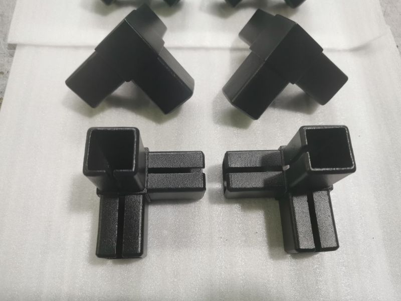 Conector de tubo de acero inoxidable mate negro de 3 vías para tubo de 25 × 25 mm