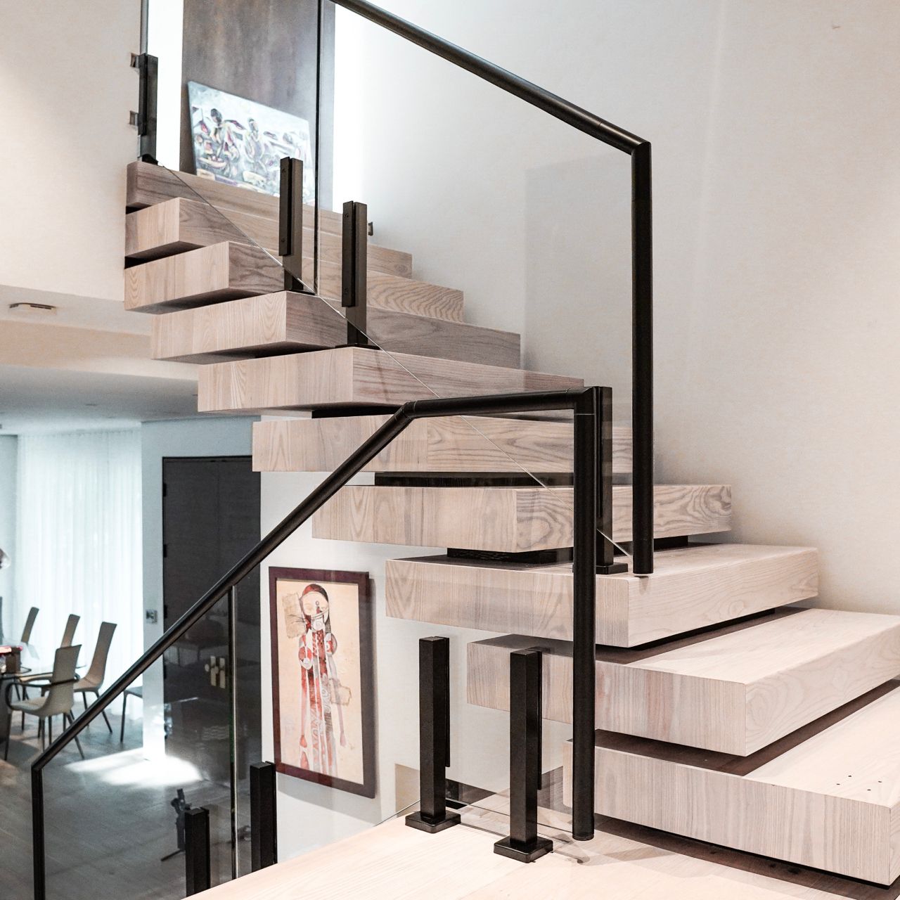 Moderni ruostumattomasta teräksestä valmistettu lasikaite Baluster Post portaita/ ruostumattomasta teräksestä valmistettujen portaiden kaivonvalmistaja