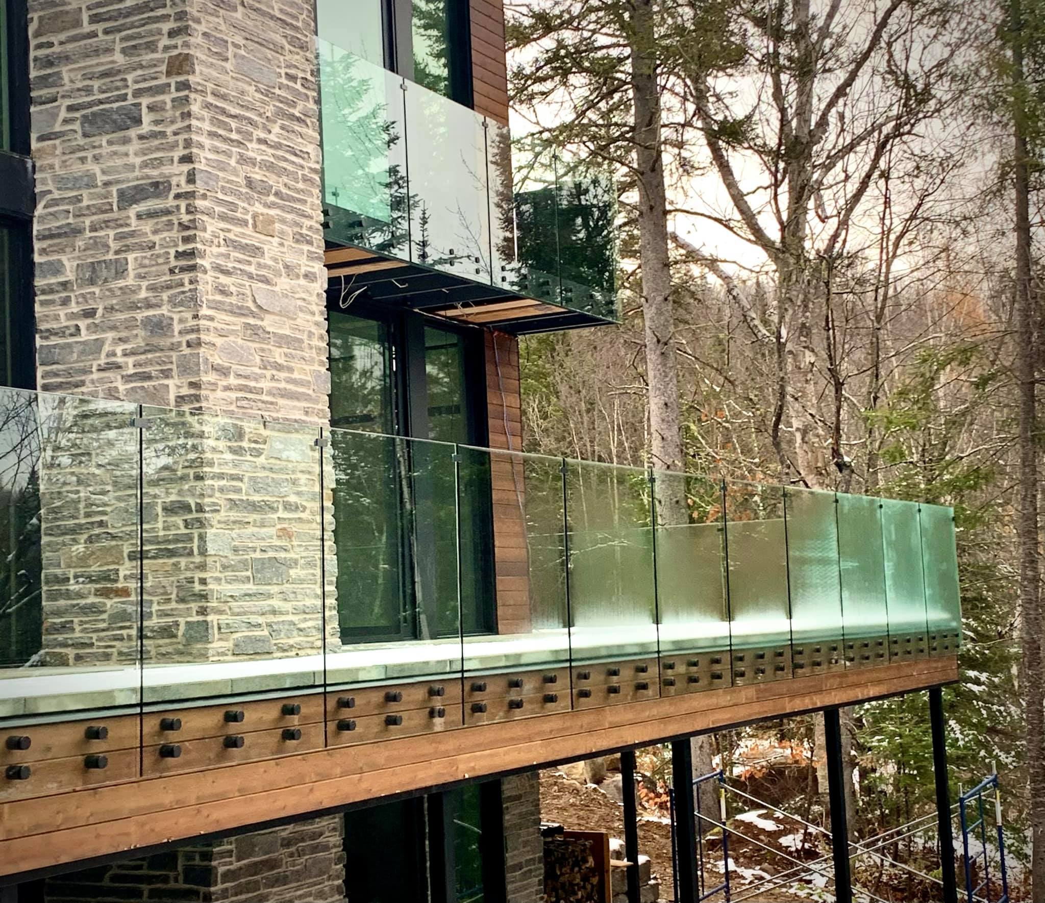 جديد تصميم الزجاج حديدي الفولاذ المقاوم للصدأ جدار جبل جولة ساحة الزجاج قابل للتعديل المواجهة