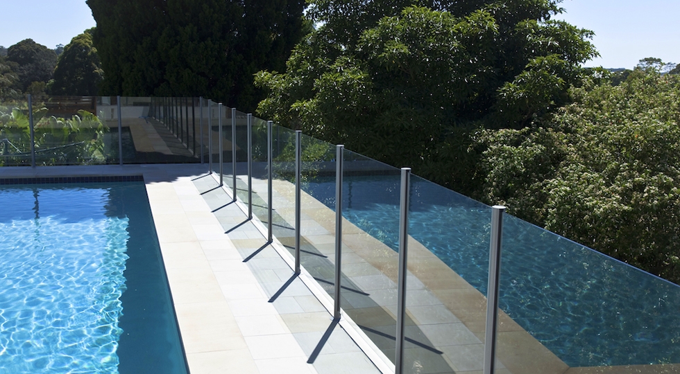 custom RAL gepoedercoat aluminium zwembad hek glazen balustrade