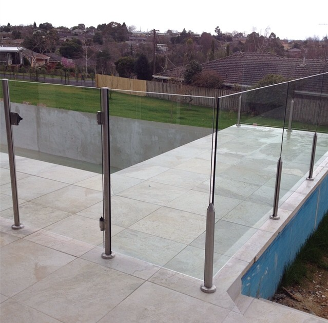 sistema de barandillas semi sin marco de aluminio y vidrio para valla de la piscina y cerca del jardín