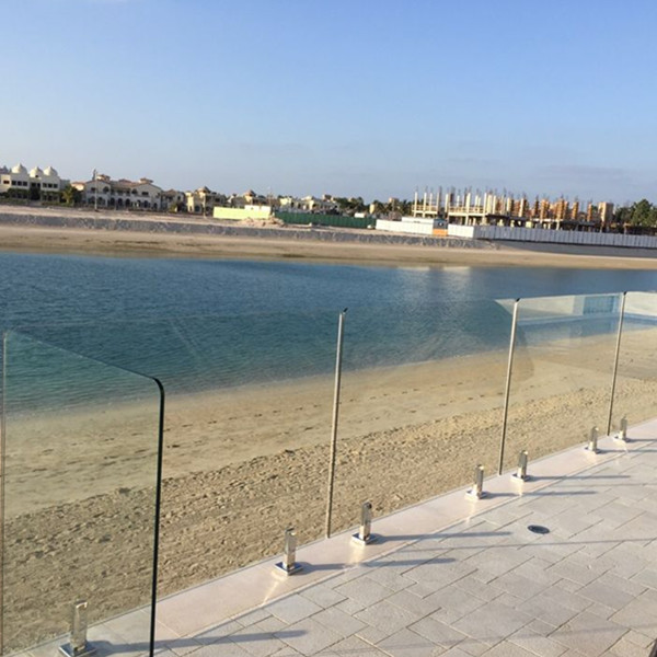 RVS 316 glas spon voor zwembad hekwerk beton of hout vloerafwerking frameloze glazen balustrade