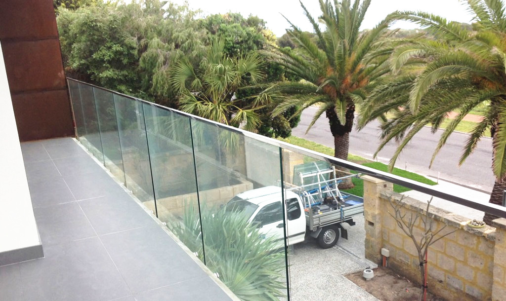Main courante en acier inoxydable pour balustrade de balcon en verre