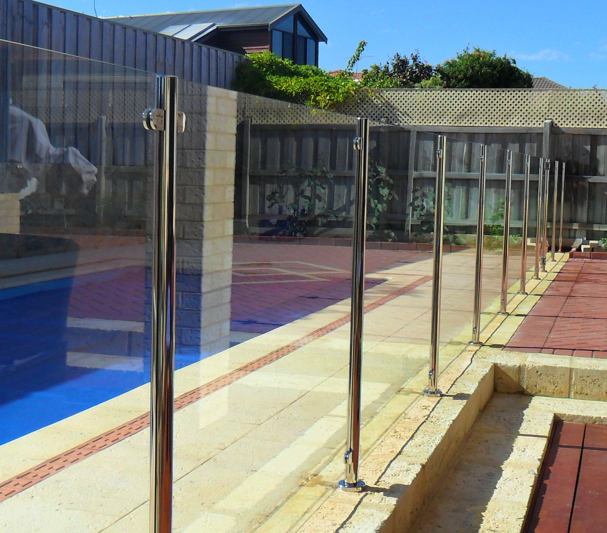 Projeto do borne do aço inoxidável semi frame pool glass fencing